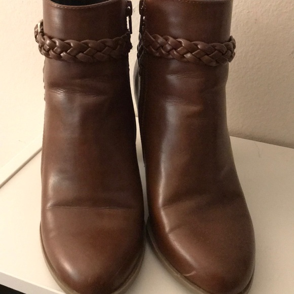 Shoes - Picture 4 of 5